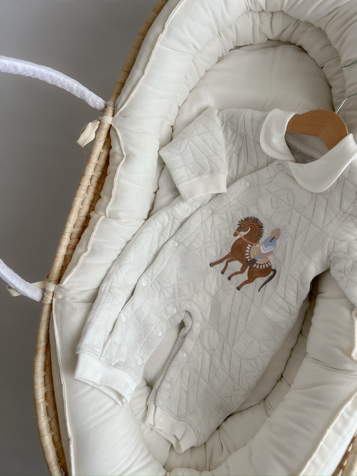 【ベストセラー】Downy horse rompers