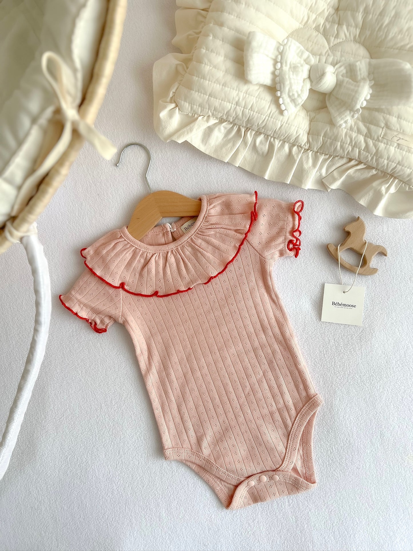 〖NEW〗Ruffly cotton rompers -Strawberry latte