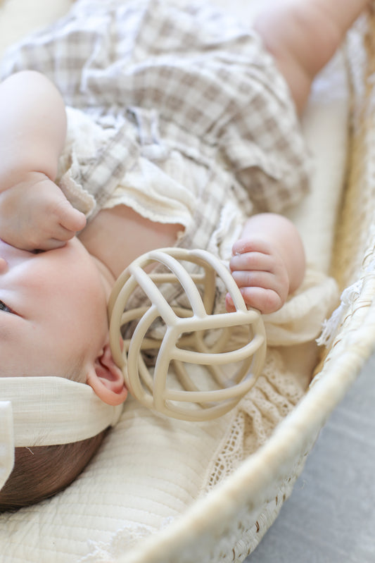 Grippy teether ball