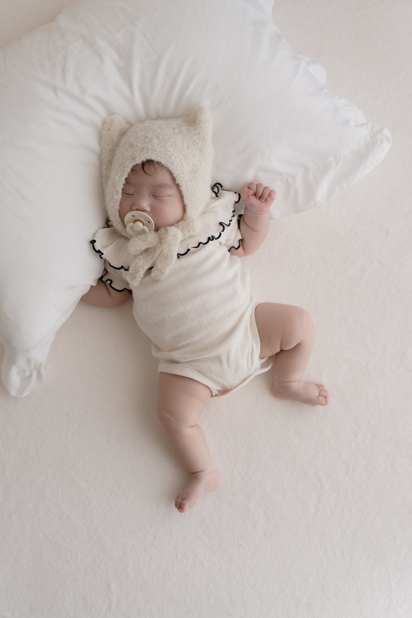 Ruffly cotton rompers -Milky cream