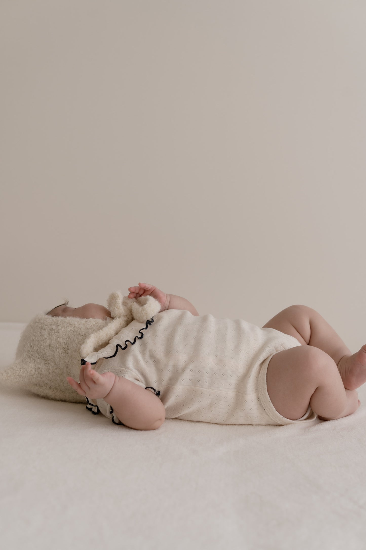 Ruffly cotton rompers -Milky cream